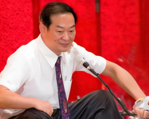 嗯，用户让我写一篇关于鼻综合多少钱的文章，先写标题，再写内容，内容不少于816个字。首先，我需要明确用户的需求。他们可能是在考虑做鼻综合手术，想知道价格范围，所以需要详细的信息