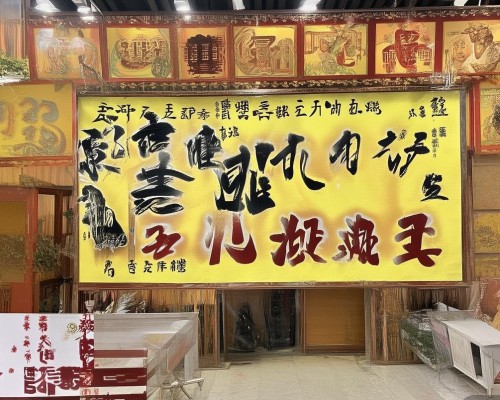 嗯，用户让我写一篇关于鼻额角调整的文章，标题和内容都要写。首先，我得弄清楚什么是鼻额角调整。鼻额角是指鼻梁和额头之间的角度，调整的话可能涉及到美容手术或者自然的改善方法
