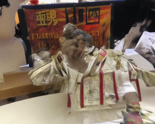 好，用户让我写一篇关于朝天鼻修复的文章，标题和内容都要写。首先，我需要明确什么是朝天鼻修复。朝天鼻是指鼻梁比较低平，可能会影响面部的美感和气质。修复手术通常是通过鼻梁提升或者鼻尖调整来改善这种情况