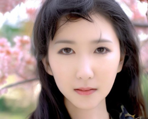 嗯，用户让我写一篇关于直鼻微翘的文章，首先我得理解这个关键词的意思。直鼻微翘，听起来像是鼻部的特征，可能和气质、美学有关。我应该先查一下这个词的具体定义和相关文化背景